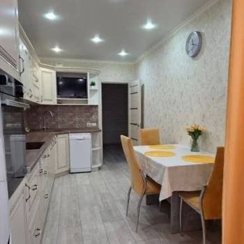 Сдается 2-х комнатная квартира, 56 м²