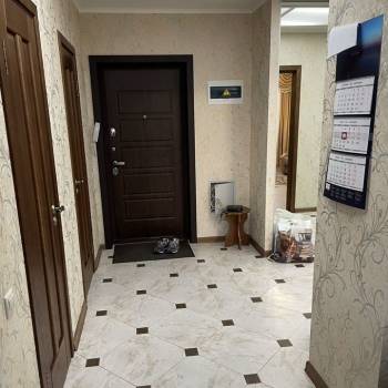 Сдается 2-х комнатная квартира, 77 м²