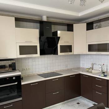 Сдается 2-х комнатная квартира, 77 м²