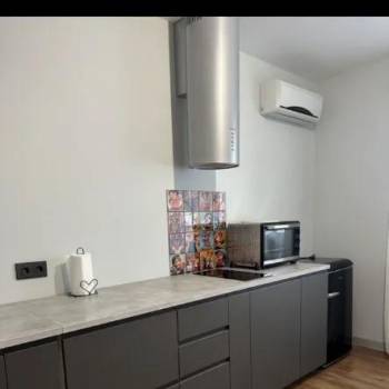 Продается 1-комнатная квартира, 61 м²