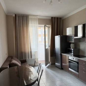 Продается 1-комнатная квартира, 48 м²
