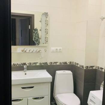 Продается 1-комнатная квартира, 42 м²
