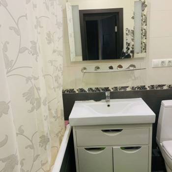 Продается 1-комнатная квартира, 42 м²