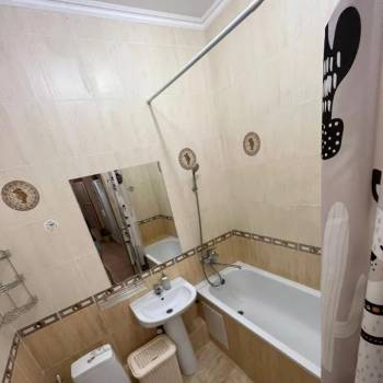Сдается 1-комнатная квартира, 50 м²