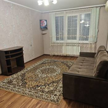 Сдается 1-комнатная квартира, 38 м²