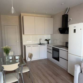 Сдается 1-комнатная квартира, 42 м²