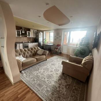 Продается Многокомнатная квартира, 107 м²