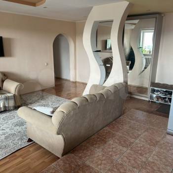 Продается Многокомнатная квартира, 107 м²