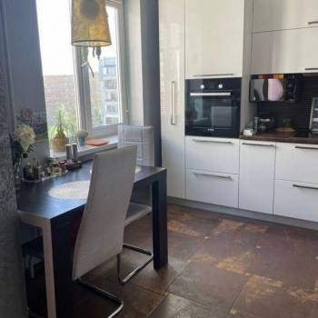 Продается Многокомнатная квартира, 84 м²