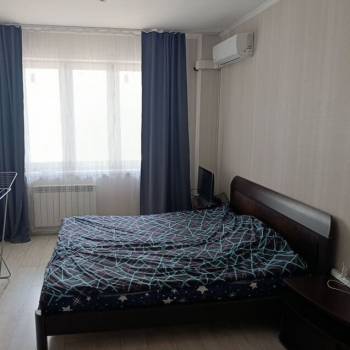 Сдается 1-комнатная квартира, 37 м²