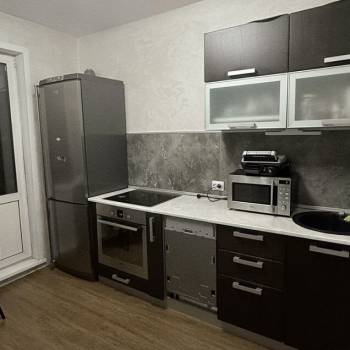 Продается 1-комнатная квартира, 38 м²