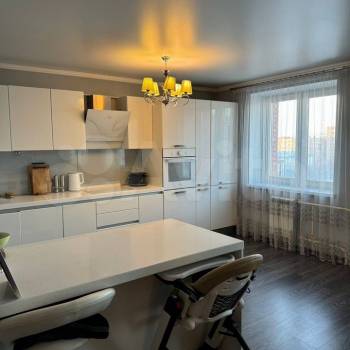 Продается 2-х комнатная квартира, 106 м²