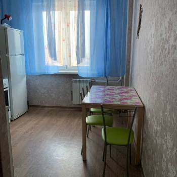 Продается 1-комнатная квартира, 40,7 м²