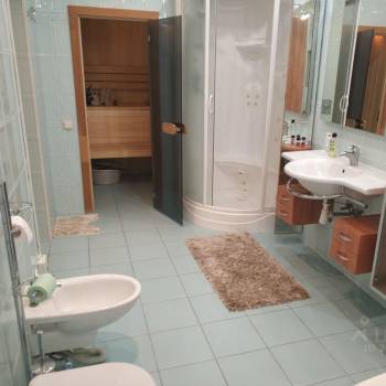 Продается Многокомнатная квартира, 212 м²