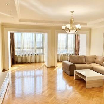 Сдается 2-х комнатная квартира, 111 м²