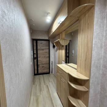 Продается 1-комнатная квартира, 42 м²