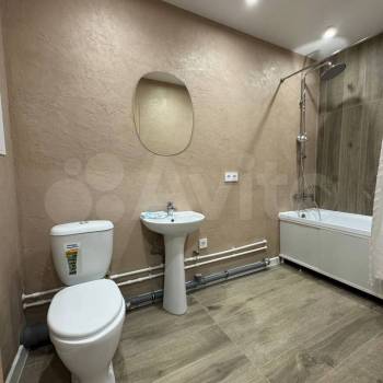 Продается 1-комнатная квартира, 42 м²