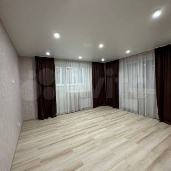 Продается 1-комнатная квартира, 42 м²