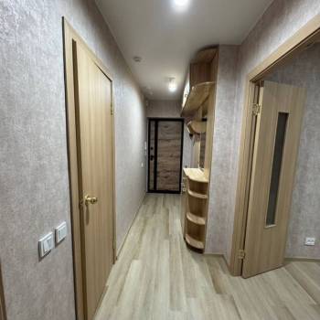 Продается 1-комнатная квартира, 42 м²
