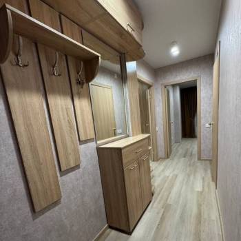 Продается 1-комнатная квартира, 42 м²