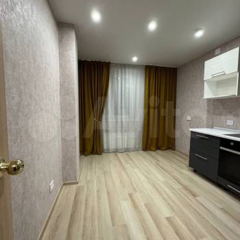 Продается 1-комнатная квартира, 42 м²