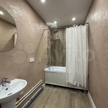 Продается 1-комнатная квартира, 42 м²