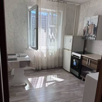 Сдается 1-комнатная квартира, 46 м²