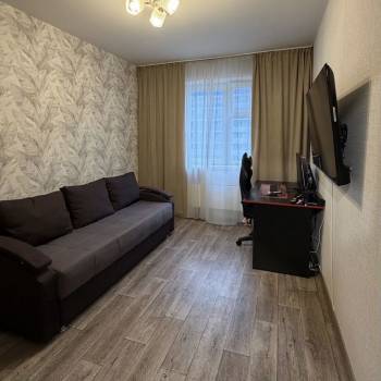 Продается 1-комнатная квартира, 32 м²
