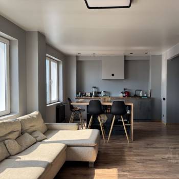 Продается 2-х комнатная квартира, 73 м²