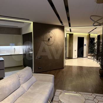 Продается 3-х комнатная квартира, 132 м²