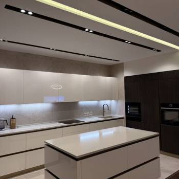 Продается 3-х комнатная квартира, 132 м²