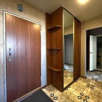 Продается 1-комнатная квартира, 54 м²