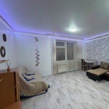 Сдается 2-х комнатная квартира, 77 м²