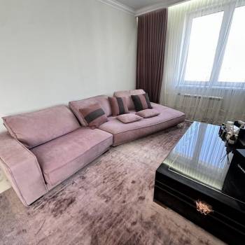 Продается 1-комнатная квартира, 120 м²