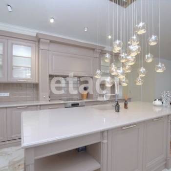 Продается 1-комнатная квартира, 120 м²
