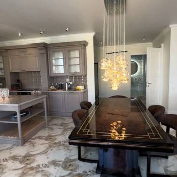 Продается 1-комнатная квартира, 120 м²