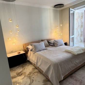 Продается 1-комнатная квартира, 120 м²