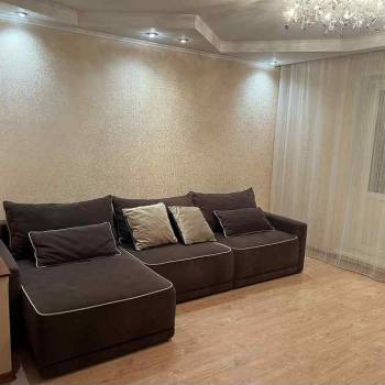 Сдается 2-х комнатная квартира, 75 м²