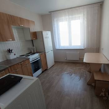 Сдается 1-комнатная квартира, 42 м²