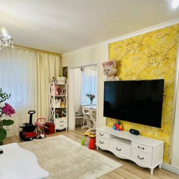 Продается Многокомнатная квартира, 81,2 м²