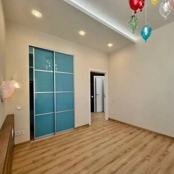 Продается Многокомнатная квартира, 128 м²