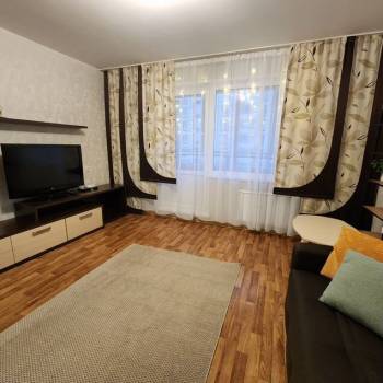 Сдается 1-комнатная квартира, 42 м²
