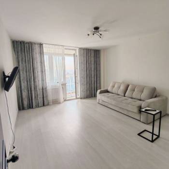 Сдается 1-комнатная квартира, 53 м²