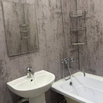 Сдается 2-х комнатная квартира, 77 м²