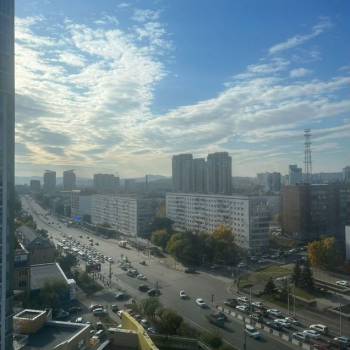 Сдается 2-х комнатная квартира, 77 м²