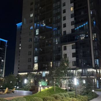 Продается 1-комнатная квартира, 160 м²