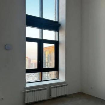 Продается 1-комнатная квартира, 160 м²
