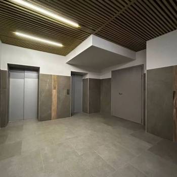 Продается 1-комнатная квартира, 160 м²