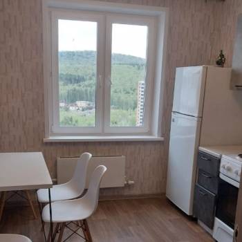 Сдается 1-комнатная квартира, 42 м²