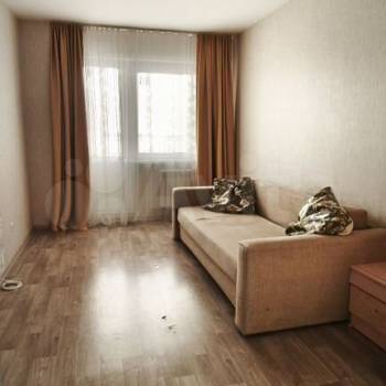 Сдается 1-комнатная квартира, 38 м²